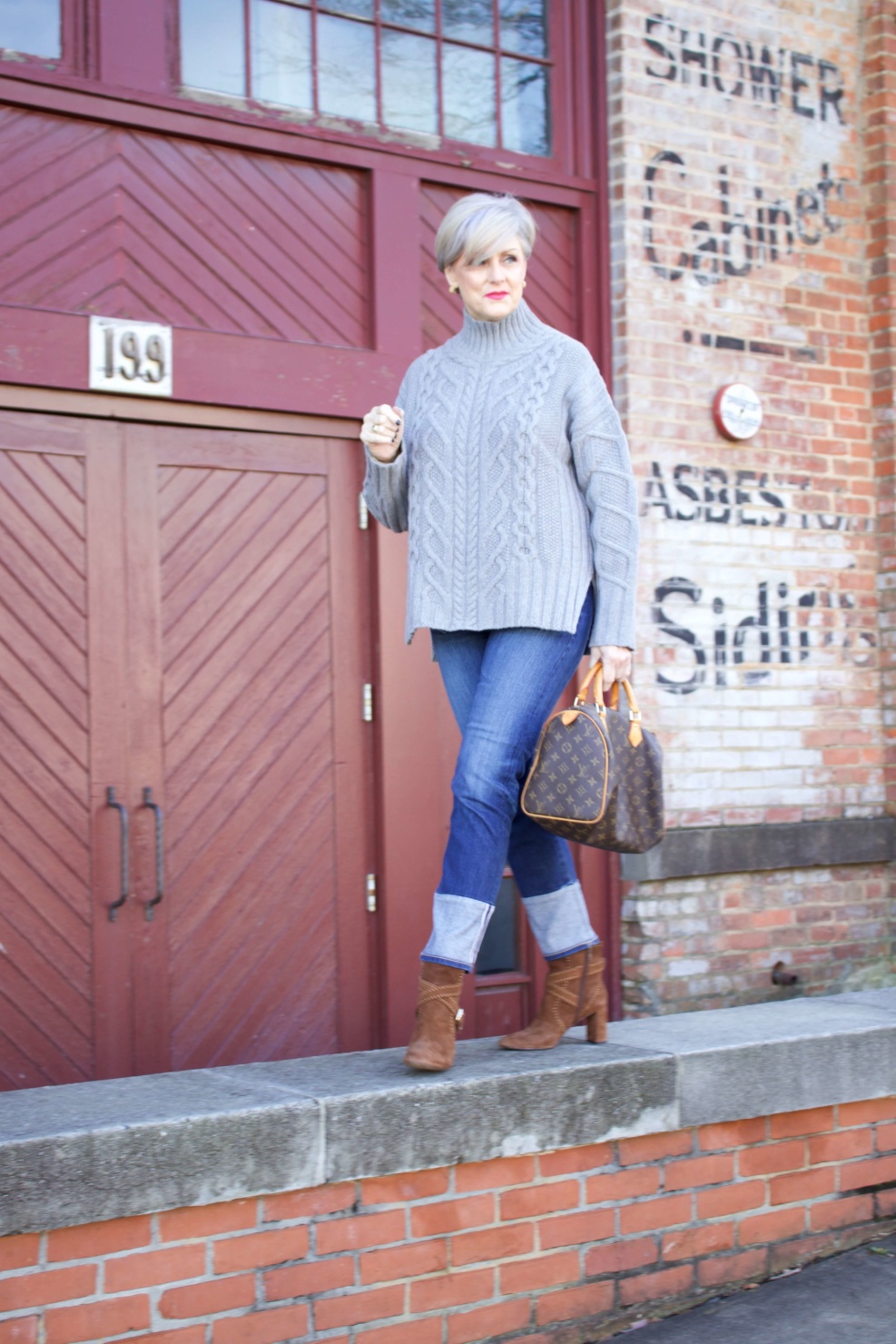 warm cozy sweater. Everlane cable knit sweater, AG cuffed denim, Ann Taylor suede boots.