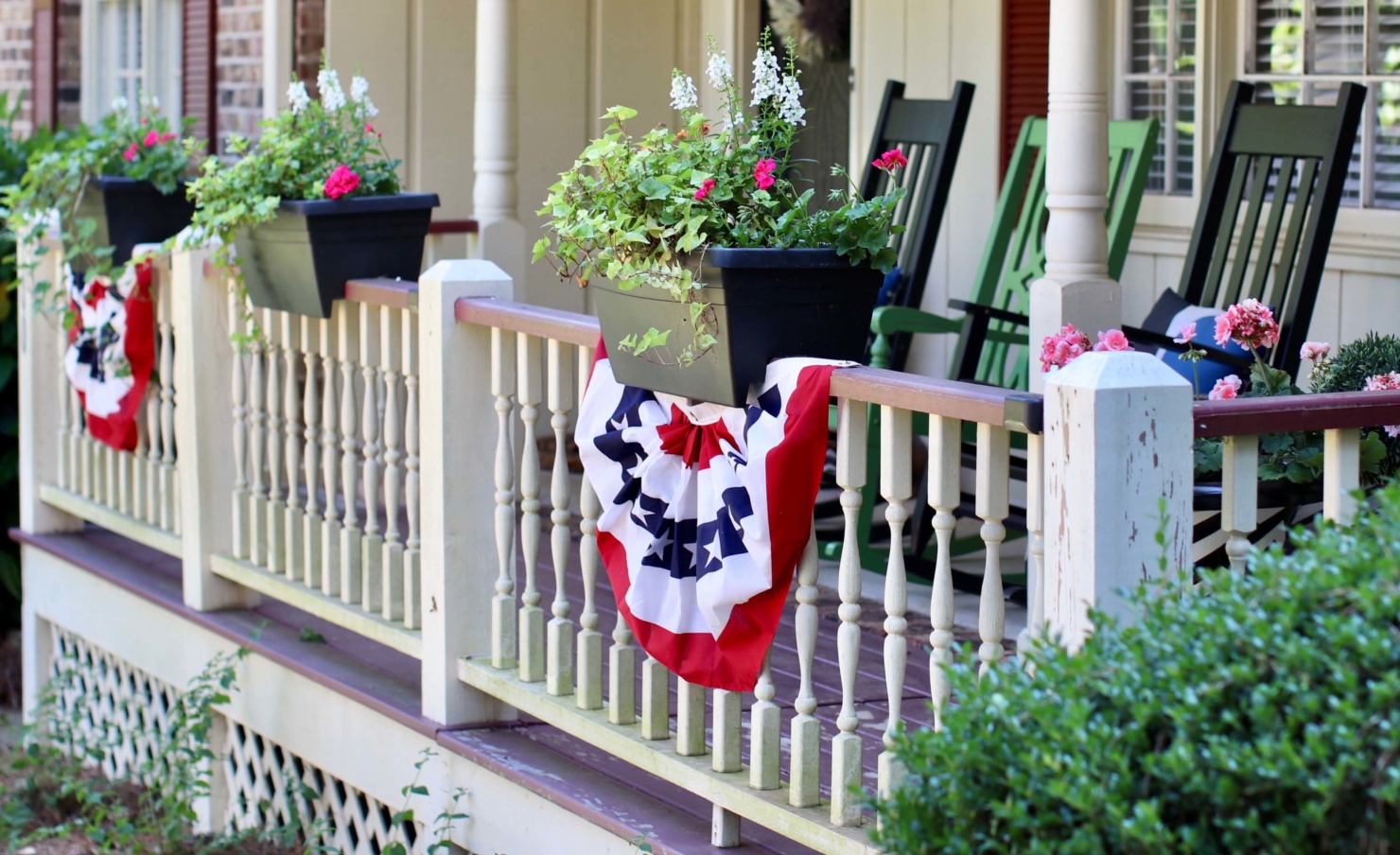 memorial day porch decor