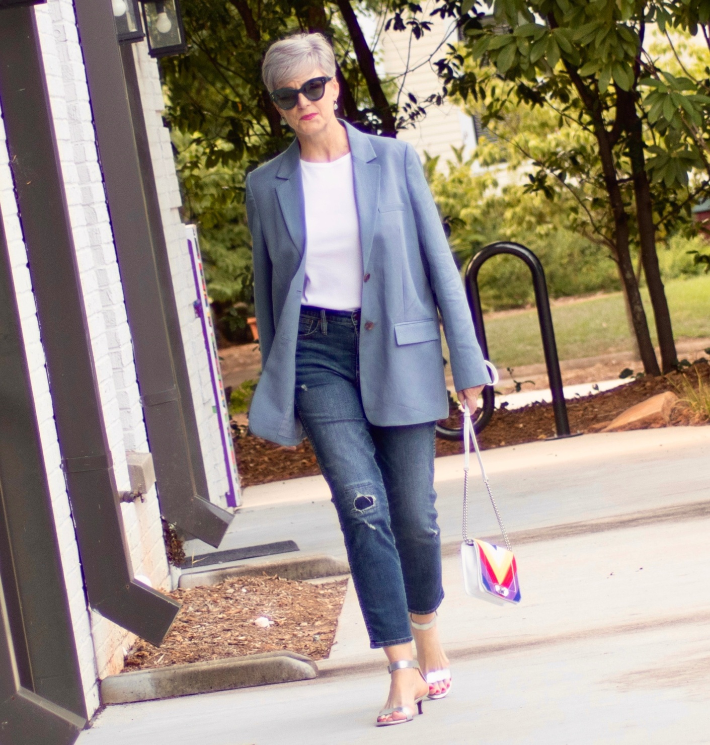 blue linen blazer, white tee, and blue jeans