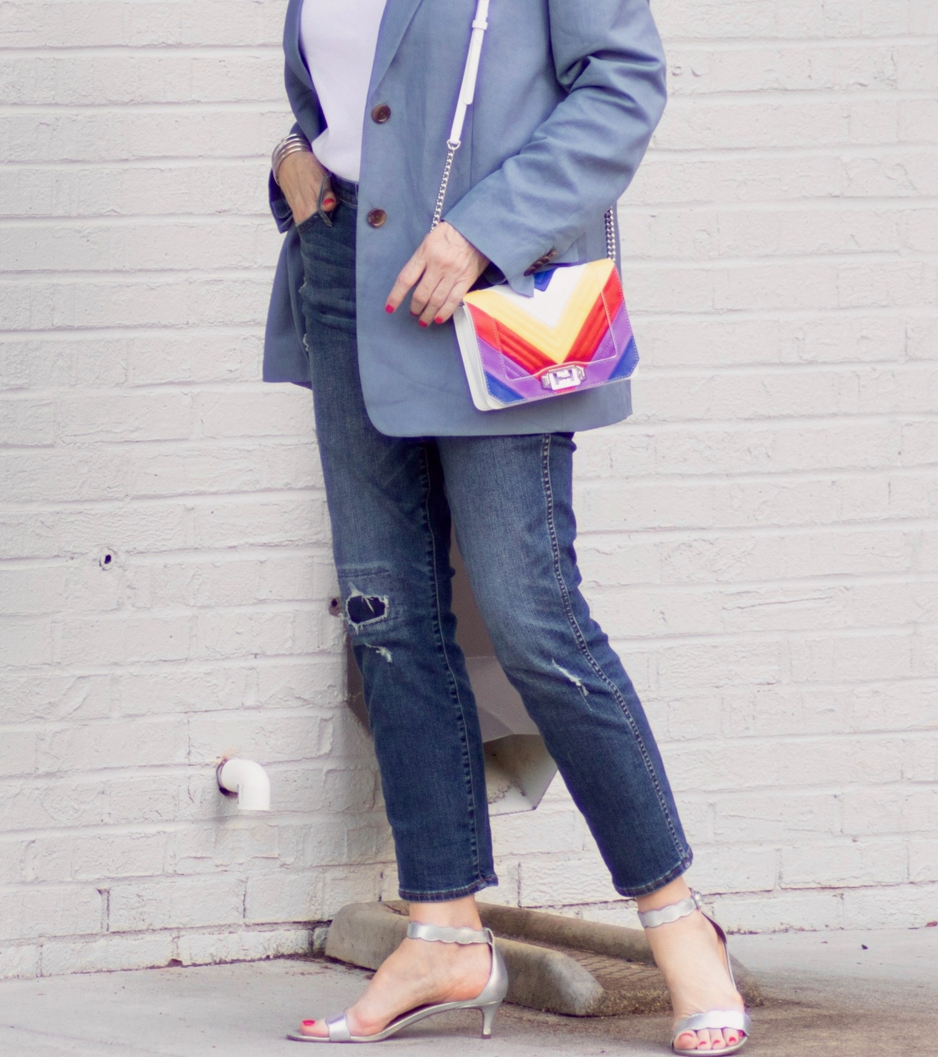 blue linen blazer, white tee, and blue jeans