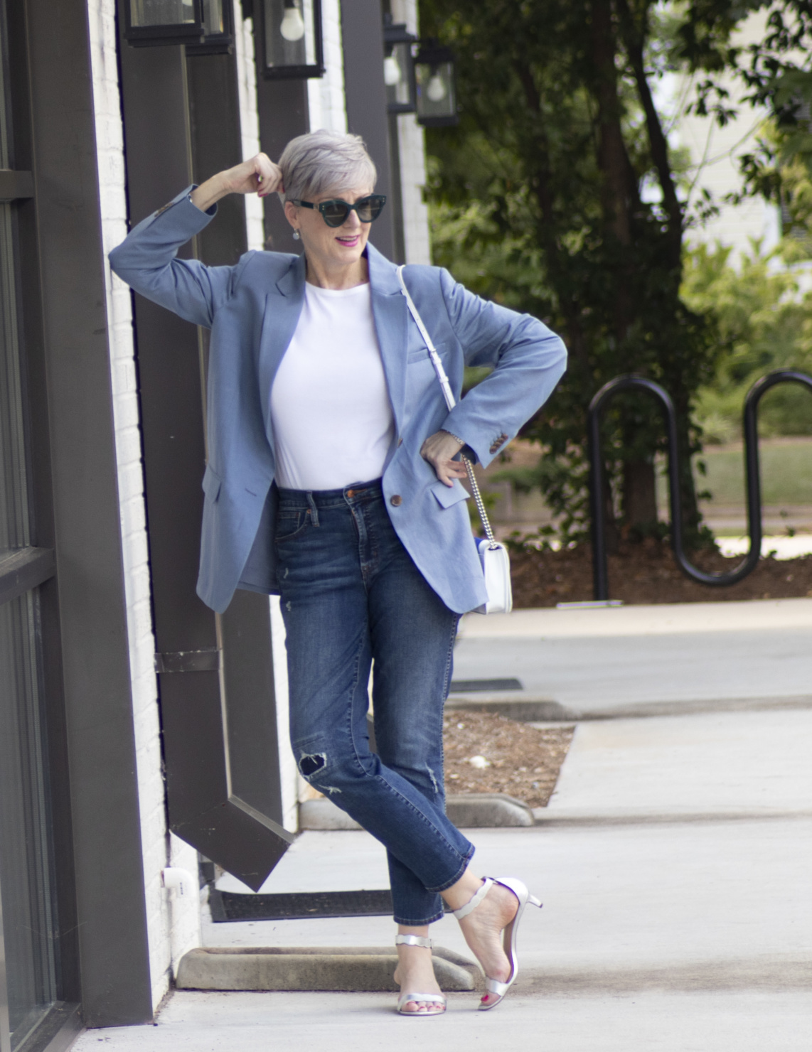 blue linen blazer, white tee, and blue jeans