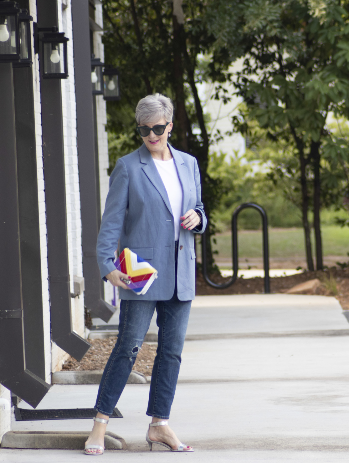 blue linen blazer, white tee, and blue jeans