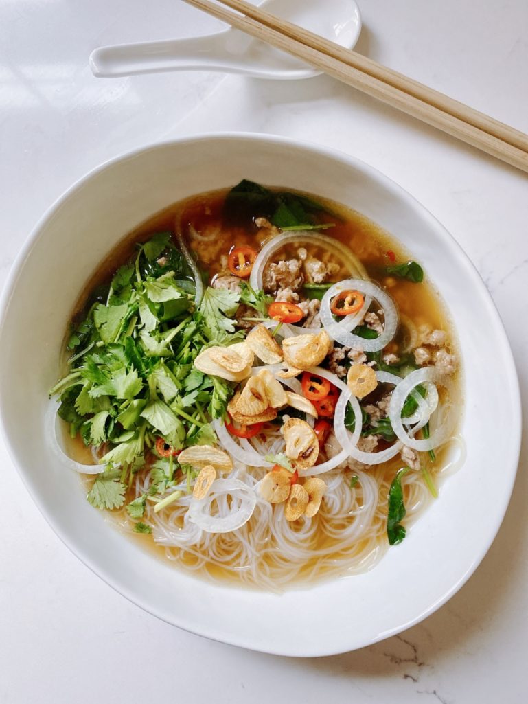 pork noodle soup with ginger and garlic | kelly’s kitchen