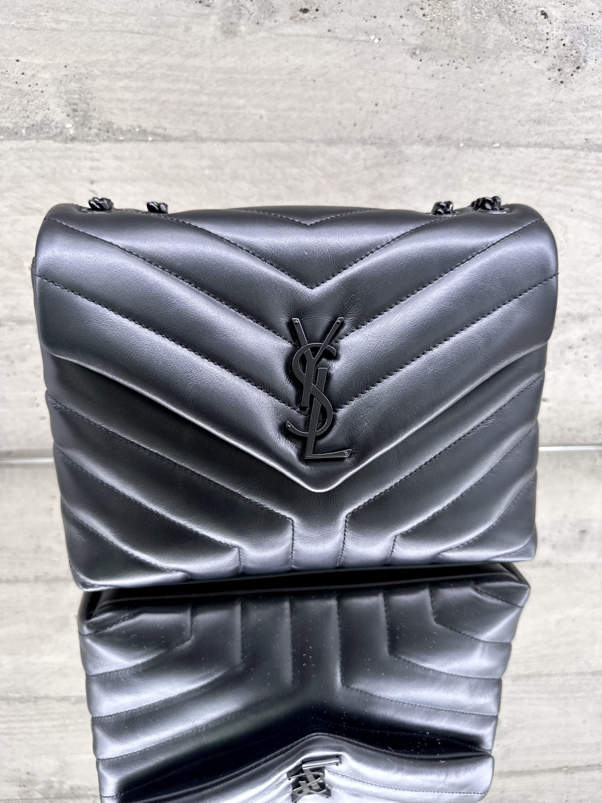 LOULOU_BAG_BLACK