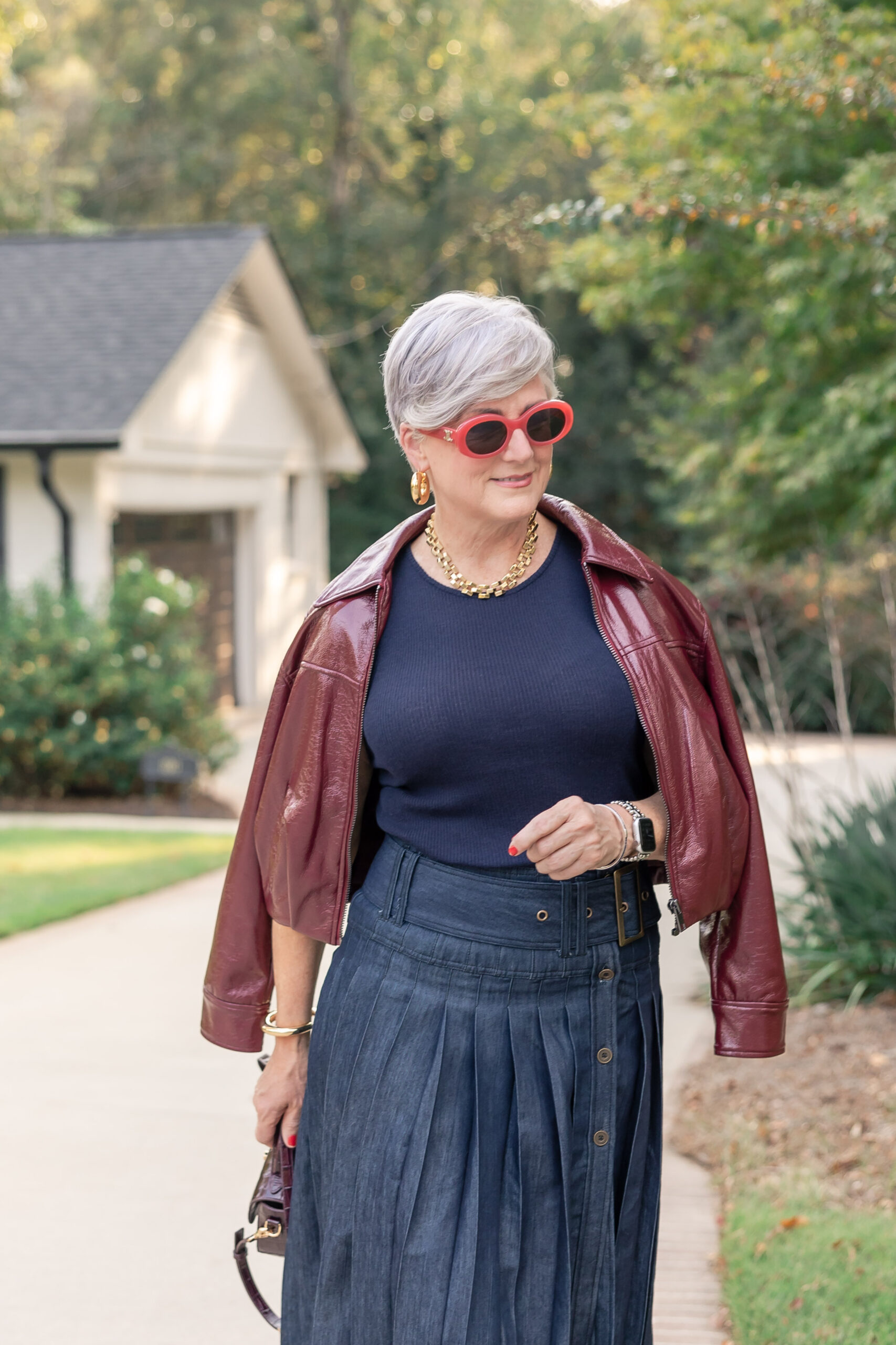 How to Wear a Pleated Skirt in Fall