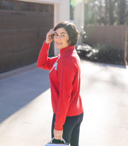 The Perfect Valentine’s Day Outfit for Petites: Comfy, Chic, and Full of Love!